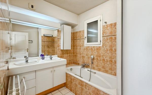 Appartement à vendre    3 pièces • 66 m2 Saint-Raphaël