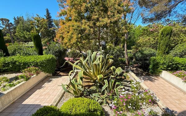 Appartement à vendre    3 pièces • 66 m2 Saint-Raphaël