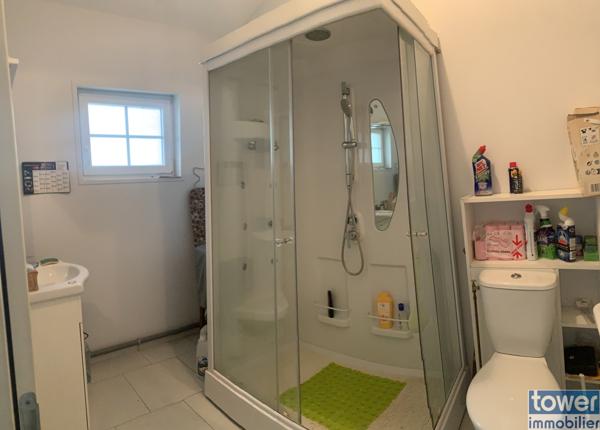 17160 - PRIGNAC - Maison 3 pièces de 70 m² entièrement rénovée en 2016 .