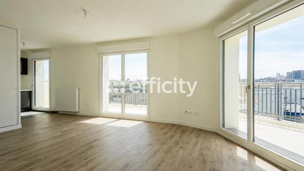 Appartement
         3 pièces
        - 76 m² 600 000 € *