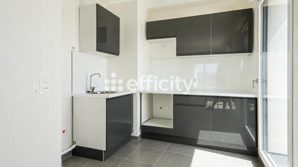 Appartement
         3 pièces
        - 76 m² 600 000 € *