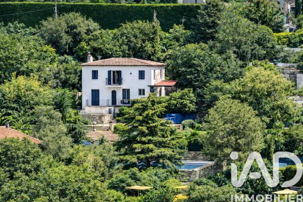 Maison à vendre 4 pièces 131 m² Châteauneuf-Grasse