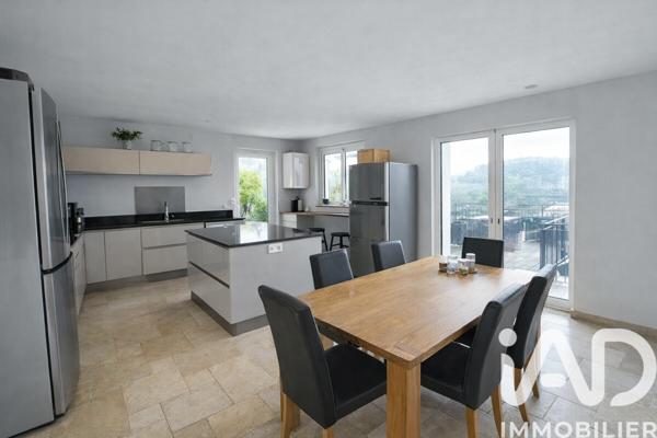 Maison à vendre 4 pièces 131 m² Châteauneuf-Grasse