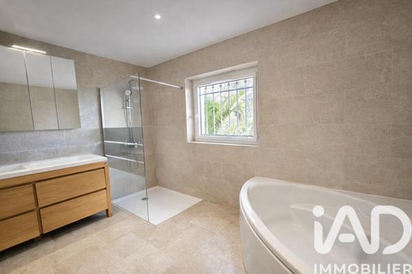 Maison à vendre 4 pièces 131 m² Châteauneuf-Grasse