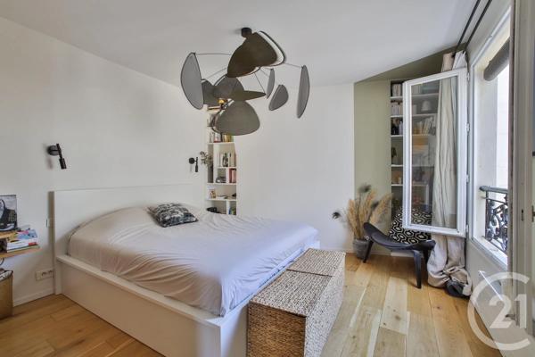 Appartement F3 à vendre  3 pièces - 70,60 m 2   PARIS  - 75009