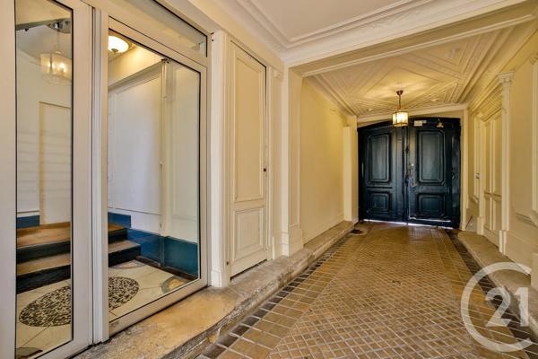 Appartement F3 à vendre  3 pièces - 70,60 m 2   PARIS  - 75009