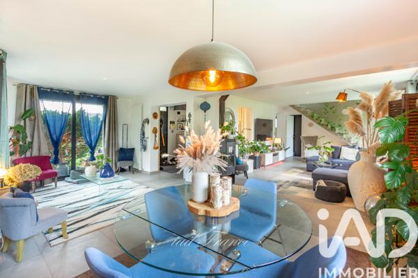 Maison à vendre 8 pièces 214 m² Les Alluets-le-Roi