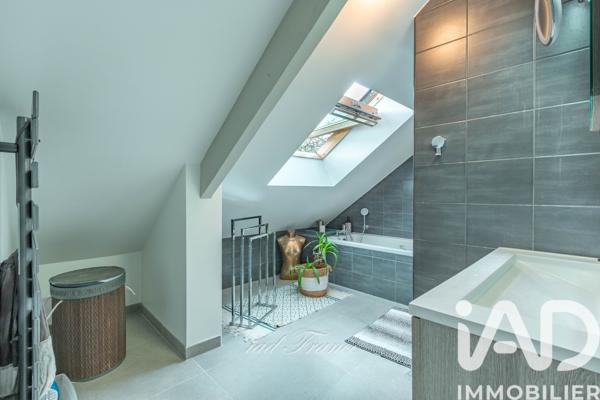 Maison à vendre 8 pièces 214 m² Les Alluets-le-Roi