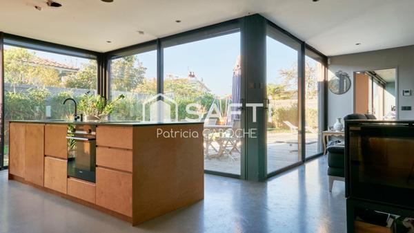 Maison contemporaine de plain-pied sans travaux proche du centre,5 chambres, piscine, stationnement