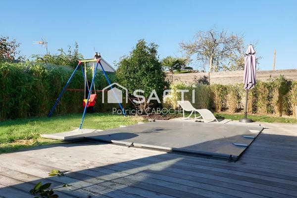 Maison contemporaine de plain-pied sans travaux proche du centre,5 chambres, piscine, stationnement