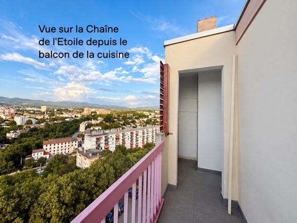 Appartement T3 transformable en T4 – Dernier étage – Vue mer et Bonne Mère – 2 balcons – Parking