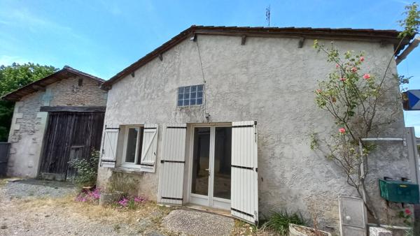 Maison de bourg avec grange à 10 minutes de Montpon Ménestérol.