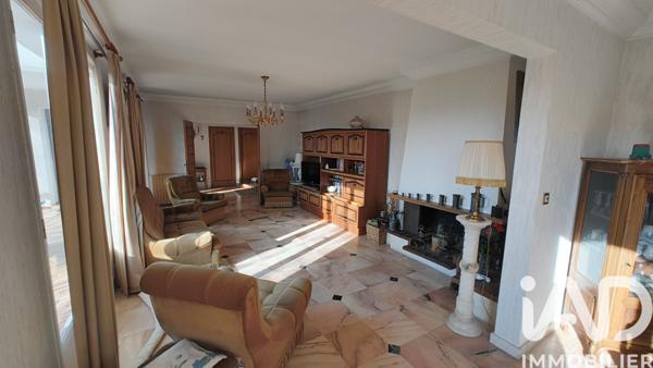 Maison à vendre 12 pièces 252 m² Puy-Guillaume