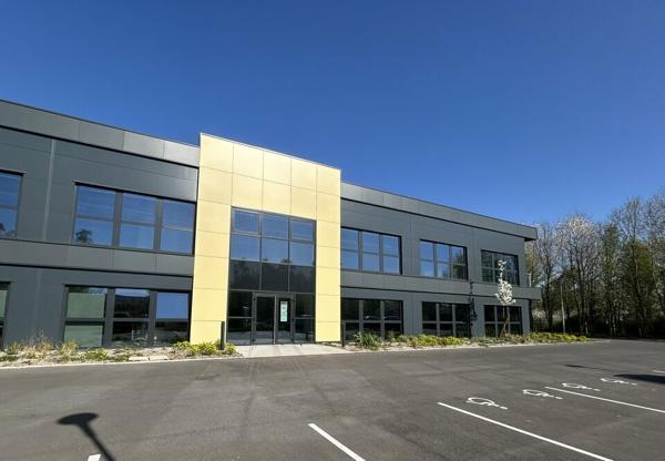 BUREAUX à VENDRE de 277 m²