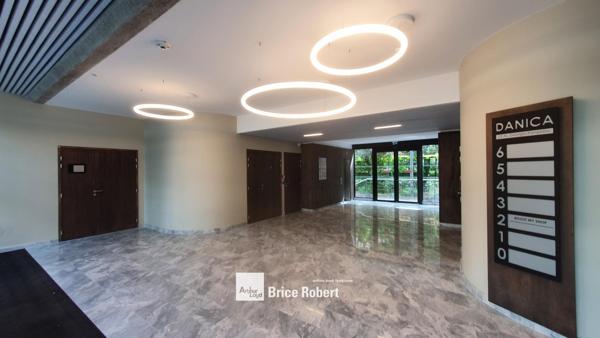 Location bureaux rénovés Lyon Part-Dieu immeuble emblématique