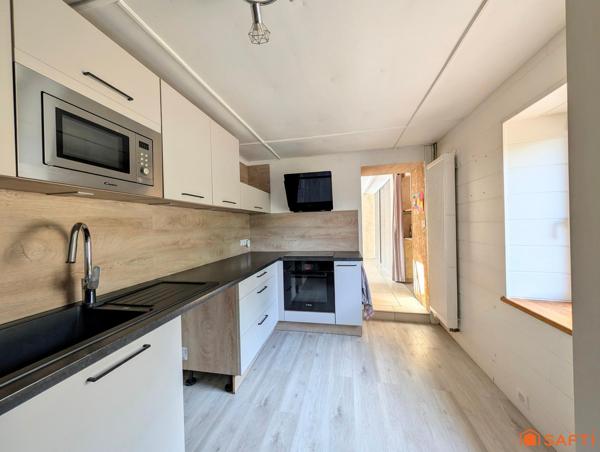 Maison 5 pièces avec jardin, terrasse et garages