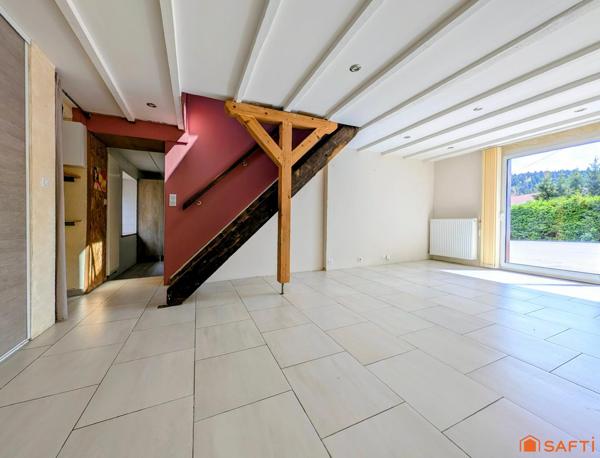 Maison 5 pièces avec jardin, terrasse et garages