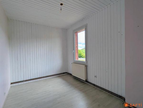 Maison 5 pièces avec jardin, terrasse et garages