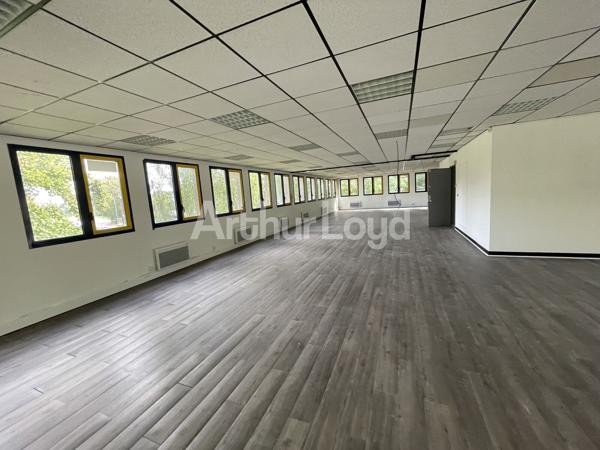 Bureaux à louer à Villeneuve d'Ascq espaces modulables et parkings privatifs
