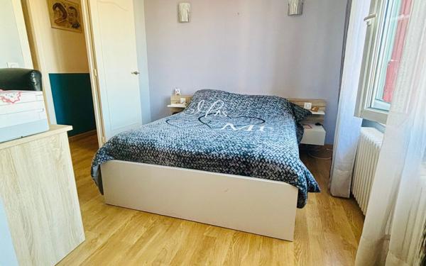 Maison à vendre    4 pièces •  Stains