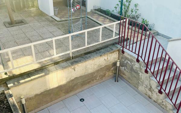 Maison à vendre    4 pièces •  Stains