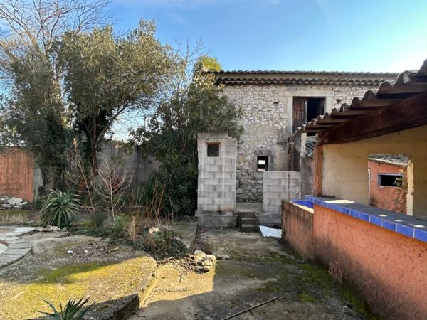 Ancien restaurant à réhabiliter – Le long de la N7 PIERRELATTE (26)