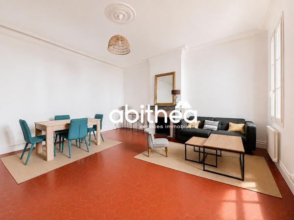 APPARTEMENT T3 MEUBLÉ ET RÉNOVÉ AVEC CHARME – 88,50 M² – CENTRE HISTORIQUE DE BÉZIERS – A 50M DE LA PLACE JEAN