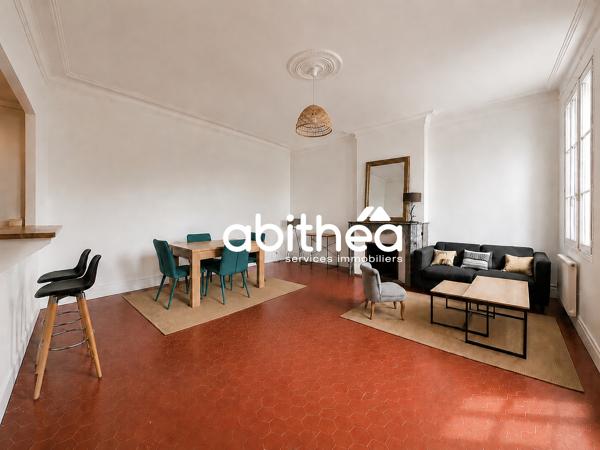 APPARTEMENT T3 MEUBLÉ ET RÉNOVÉ AVEC CHARME – 88,50 M² – CENTRE HISTORIQUE DE BÉZIERS – A 50M DE LA PLACE JEAN