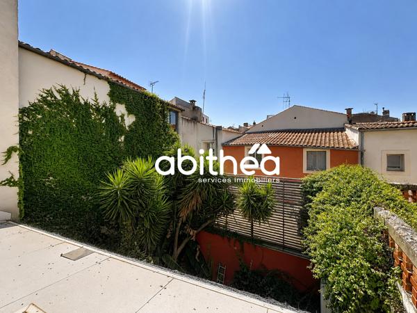 APPARTEMENT T3 MEUBLÉ ET RÉNOVÉ AVEC CHARME – 88,50 M² – CENTRE HISTORIQUE DE BÉZIERS – A 50M DE LA PLACE JEAN