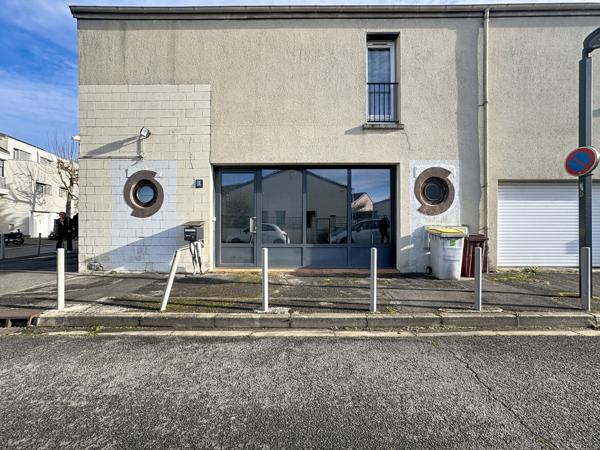 Local Commercial 3 pièces - 68 m²