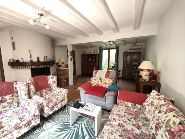 À saisir rapidement – En plein centre de Fondettes, maison familiale de 5 chambres sur un grand terrain divisible