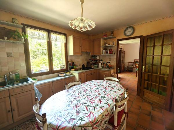 À saisir rapidement – En plein centre de Fondettes, maison familiale de 5 chambres sur un grand terrain divisible