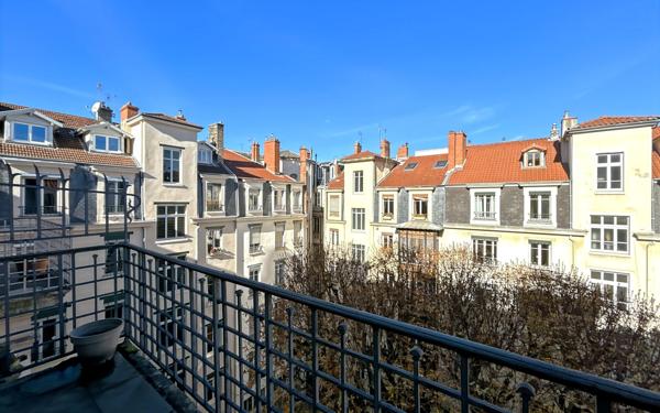 Appartement à vendre    4 pièces • 108,83 m2 Lyon 6