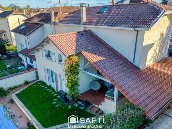 Maison bourgeoise à Bourg en Bresse avec piscine