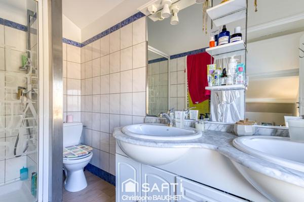 Maison bourgeoise à Bourg en Bresse avec piscine