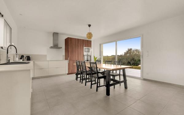 Maison à vendre    5 pièces •  Lias