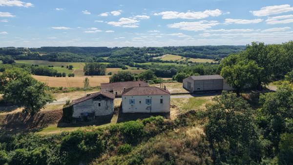 Ancien corps de ferme à rafraichir