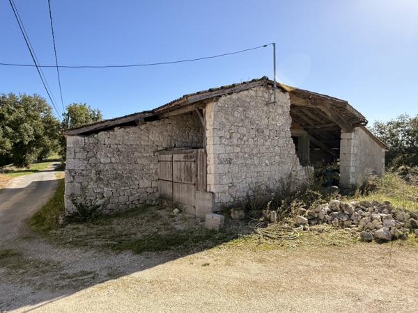 Ancien corps de ferme à rafraichir