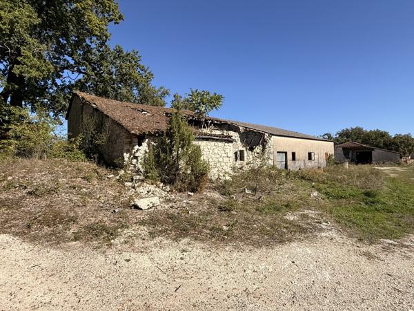 Ancien corps de ferme à rafraichir