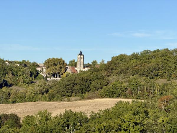 Ancien corps de ferme à rafraichir
