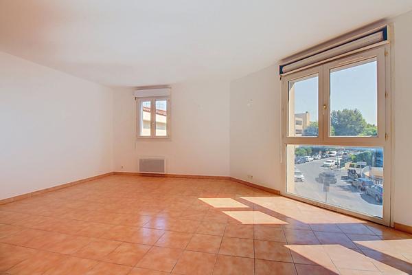Appartement 4 pièces à vendre à Marignane - Dernier étage, calme et lumineux