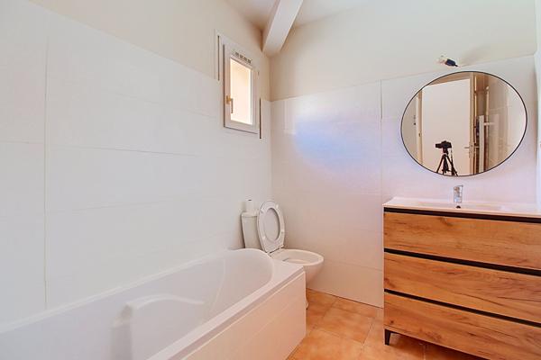 Appartement 4 pièces à vendre à Marignane - Dernier étage, calme et lumineux