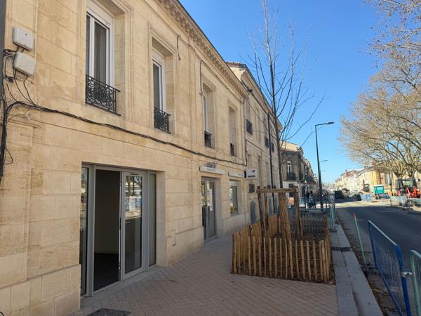 Bureaux en location à Bordeaux Bastide en rez-de-chaussée avec accès direct