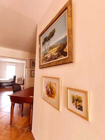 Montredon-des-Corbières ! Grand appartement lumineux avec jardin, 2 garages et 2 stationnements privatifs