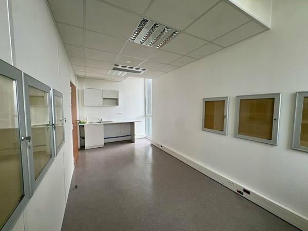 A LOUER - BUREAUX - DIJON VALMY