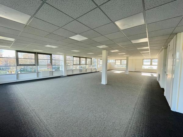 Bureaux à louer à MONT SAINT AIGNAN 76130