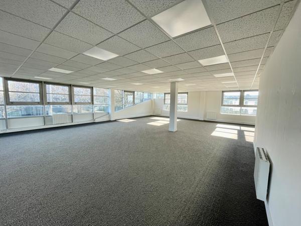 Bureaux à louer à MONT SAINT AIGNAN 76130