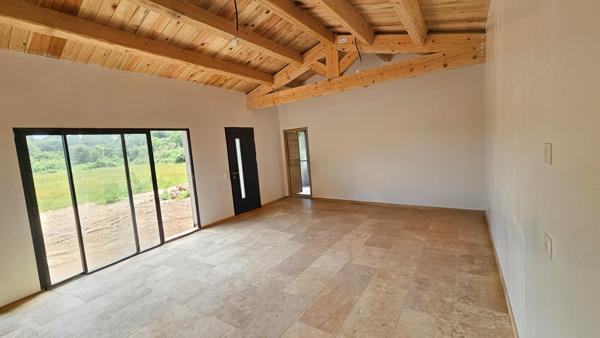 Maison  avec grand terrain pour chevaux