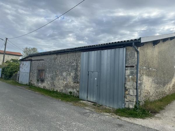 Immeuble à vendre 108 600 € Saint-Estèphe 225 m² DPE