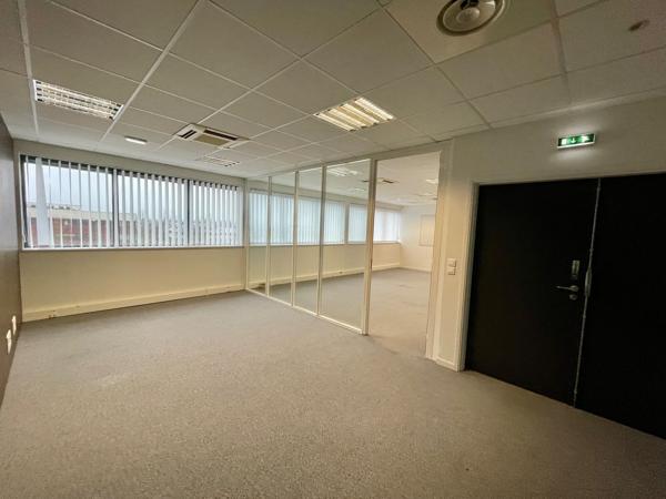 Bureaux à louer à ISNEAUVILLE 76230